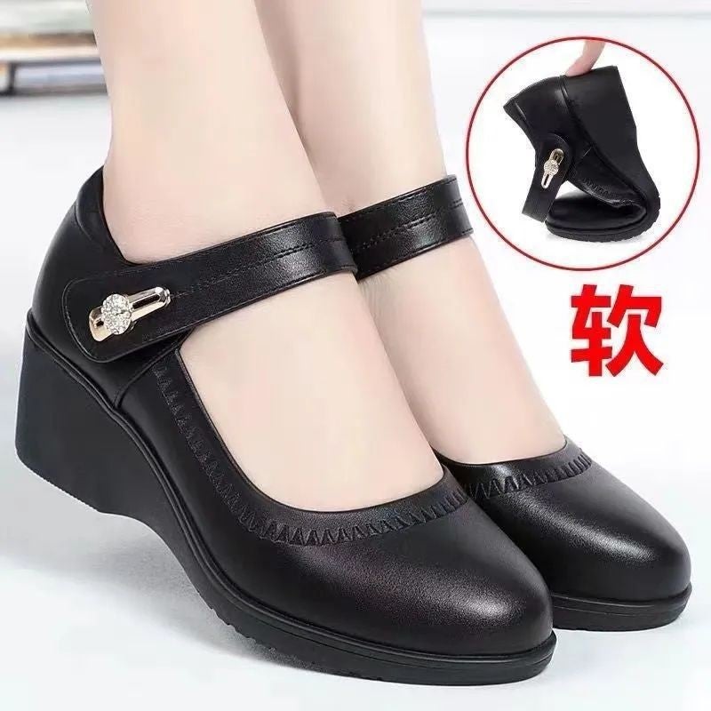 High-Quality Soft Leather Soft-Soled Mother'S Small Leather Shoes 2024 New Soft-Soled Non-Slip Wedge-Heeled Single Shoes For Middle-Aged And Elderly People - Image 2